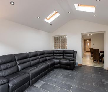 4 bedroom semi-detached house to rent - Photo 2