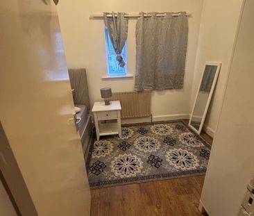 Room in a Shared Flat, Penford St, SE5 - Photo 3