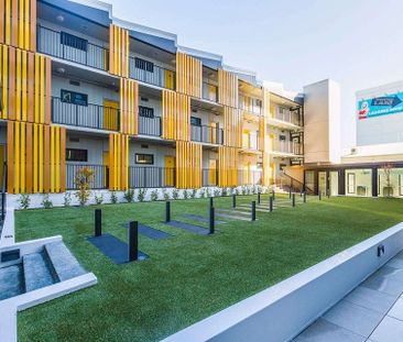 Central Auckland 1-Bedroom Apartment | Gym & Pool - Photo 6