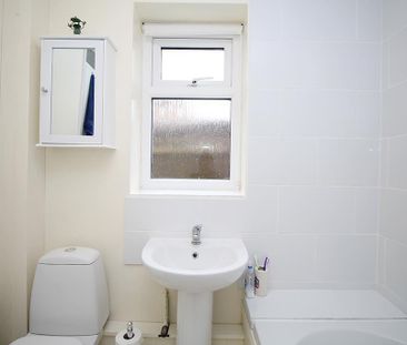 2 bedroom semi-detached bungalow to rent - Photo 3