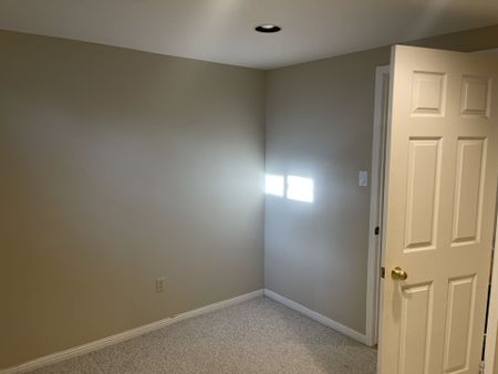 For Lease - 192 Tamarac Trail, Aurora, Ontario - Photo 5