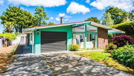 3 bedroom 1 bathroom - Photo 4