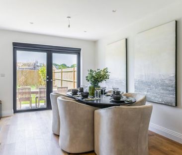 4 bedroom semi-detached house to rent - Photo 3