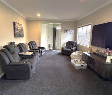 4 Bedroom, Clive - Photo 3