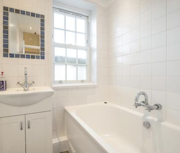3 bedroom flat to rent - Photo 1