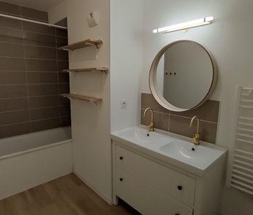 Location Appartement 4 pièces 82m² - Photo 3