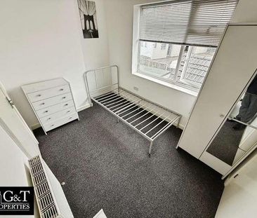 Maypole Hill, Halesowen, B63 - Photo 1