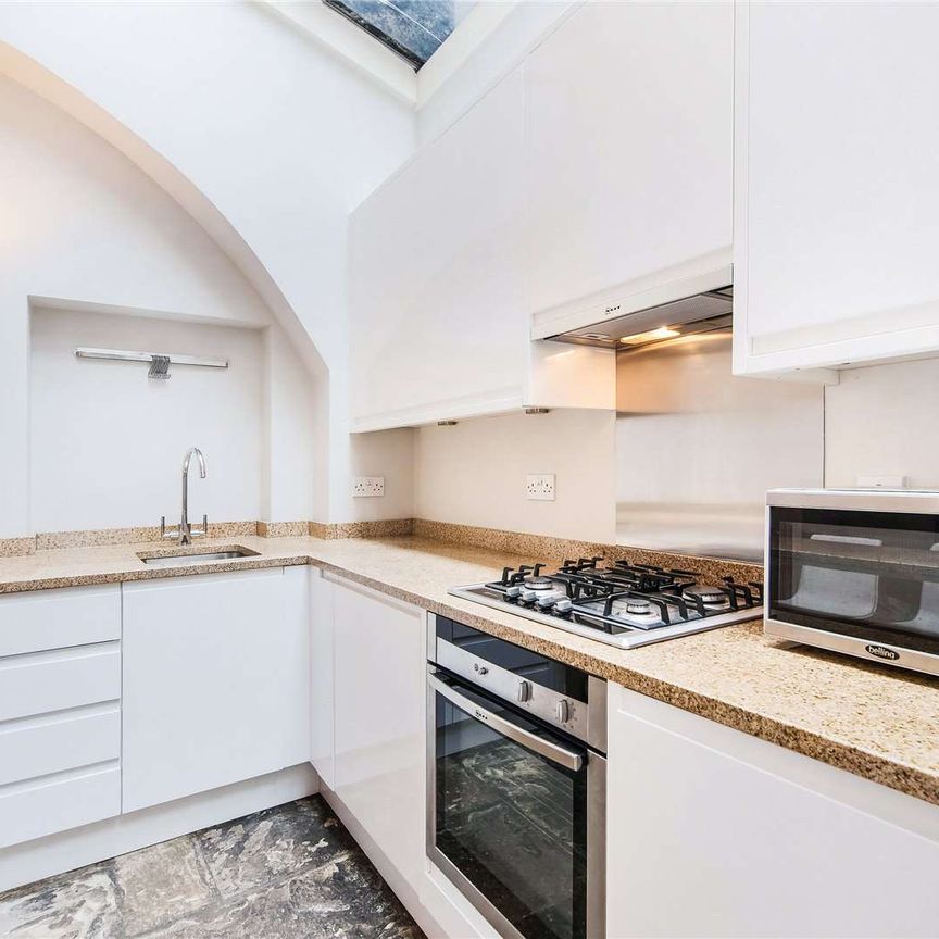 Charming two bedroom flat with bright open planned reception, ideally located for the amenities of Gloucester Road. - Photo 1