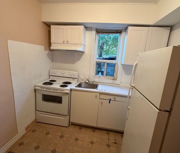 For Lease - 451 Rogers Road Unit# B, Toronto, Ontario - Photo 5