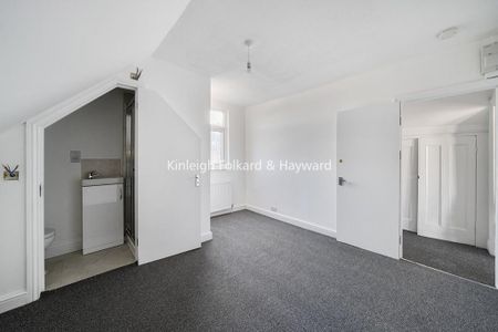 4 bedroom flat to rent - Photo 4
