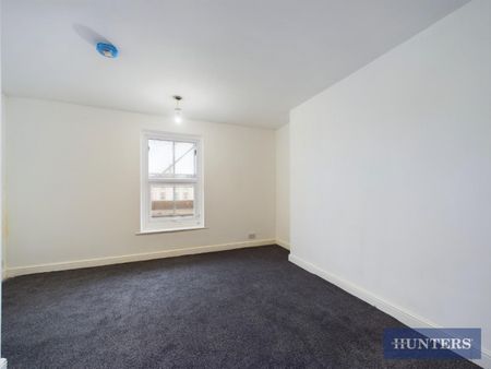 2 bedroom Flat To Let - Photo 4