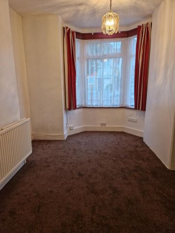 3 bedroom terraced house to rent - Photo 2