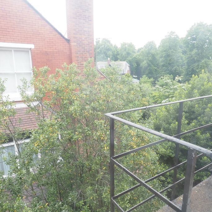 1 bedroom Studio to let - Photo 1