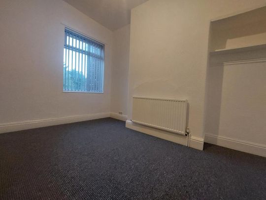 3 bedroom end of terrace house to rent - Photo 1