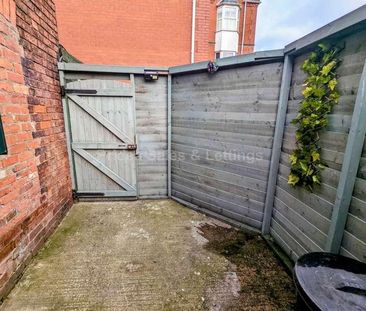 High Street, Lincoln, LN5 - Photo 3