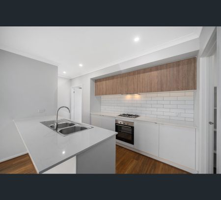 6 Glasgow Cres, Tarneit, Vic 3029 - Photo 3