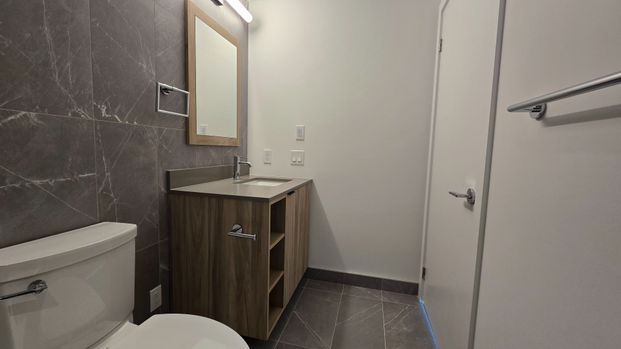 For Lease - 1037 The Queensway N/A Unit# 419, Toronto, Ontario - Photo 1