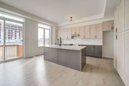 For Lease - 19 Kane Crescent, Aurora, Ontario - Photo 4