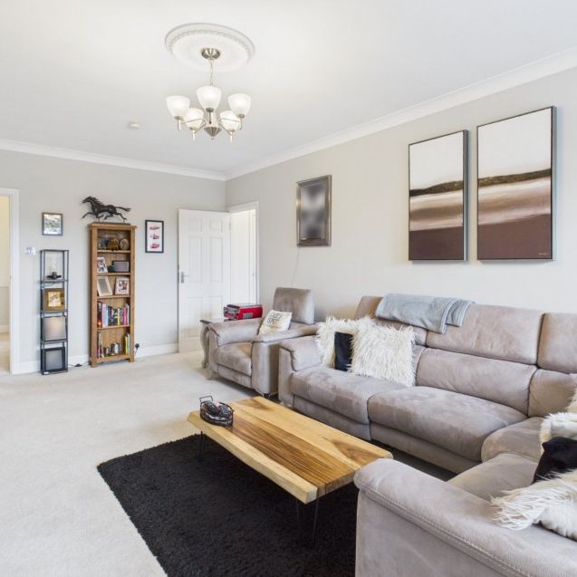 Bulstrode Court, Gerrards Cross,SL9 - Photo 1