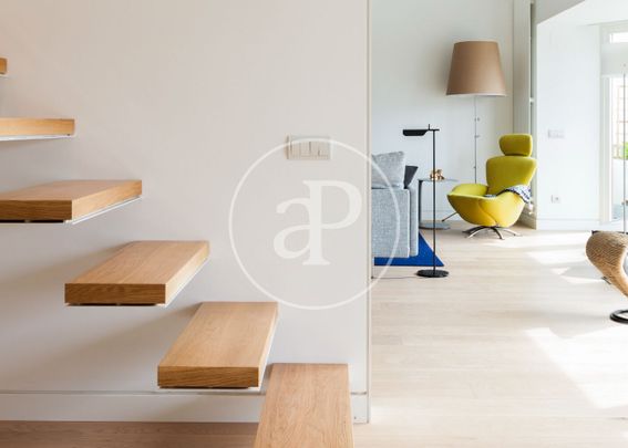 Duplex penthouse with terrace for rent in Genova 5 street - Photo 1