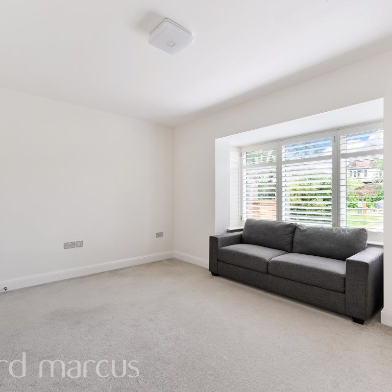 Covey Road, Worcester Park - Photo 1