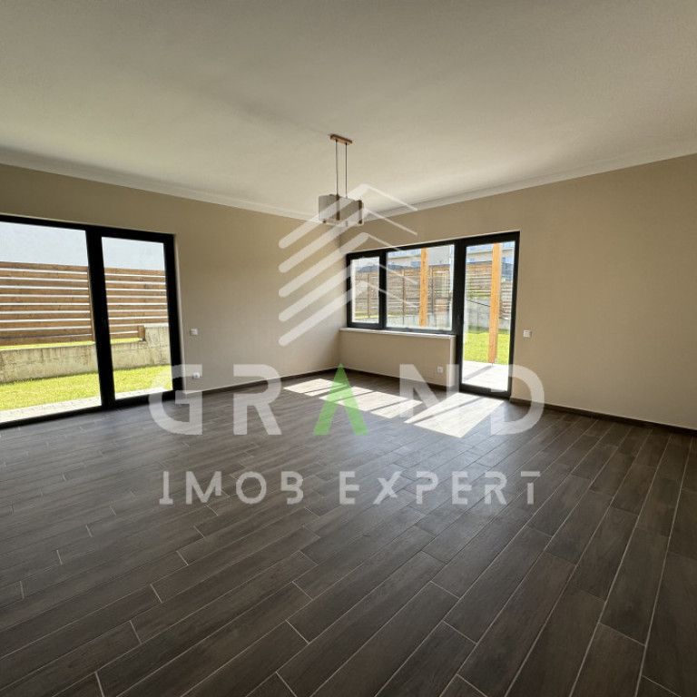 TOTUL NOU!Casa individuala,4 camere,3 BAI,TERASA,GARAJ,zona - Fotografie 1