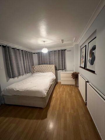 Room in a Shared House, Swinburne Crescent, CR0 - Photo 4