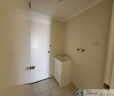 9 Ashton Rise, Narre Warren South - Photo 2