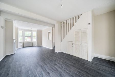 Liffler Road, London, SE18 - Photo 4