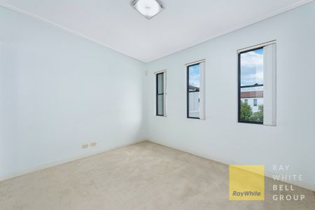 65 Sickle Avenue, Hope Island QLD 4212 - House For Rent | Domain - Photo 2