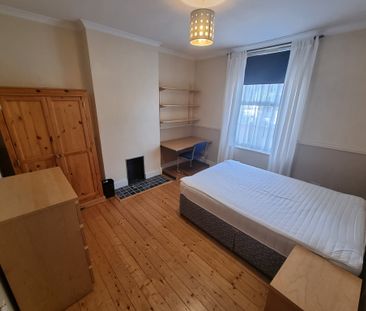 4 Bed Student Accommodation - Photo 3