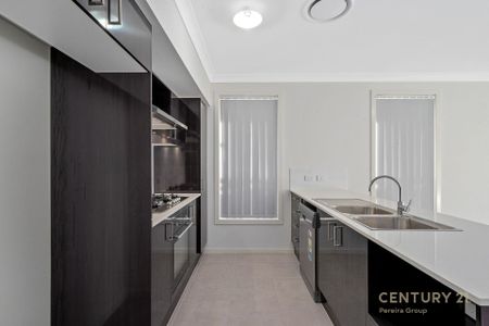 Family Home - Photo 5