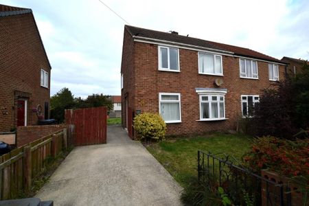 2 bedroom semi-detached house to rent - Photo 5