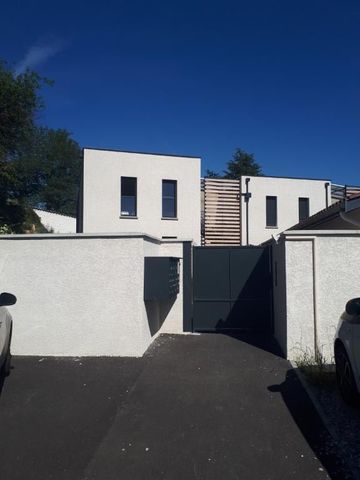 LOCATION T2 - BRIGNAIS, - Photo 5