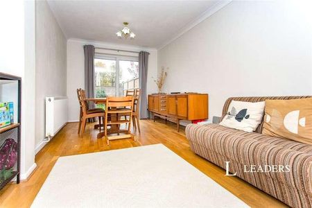 Shirley Close, Milton, Cambridge, Cambridgeshire, CB24 - Photo 3