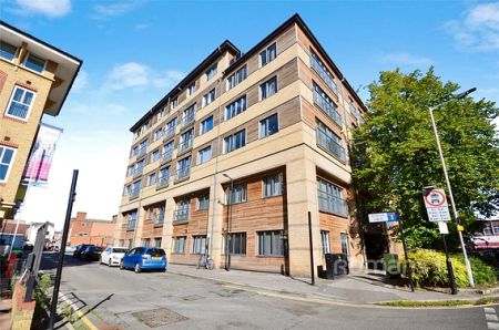 1 bedroom studio to rent - Photo 3