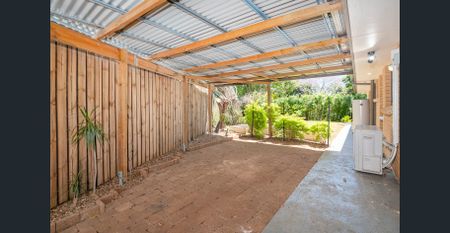 Immaculate spacious Family Home - Great Location! - Photo 4