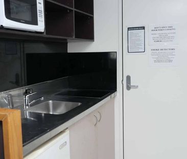 **Great proximity to Wellington CBD** - Photo 1