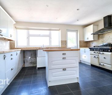 3 bedroom coach house to rent - Photo 4