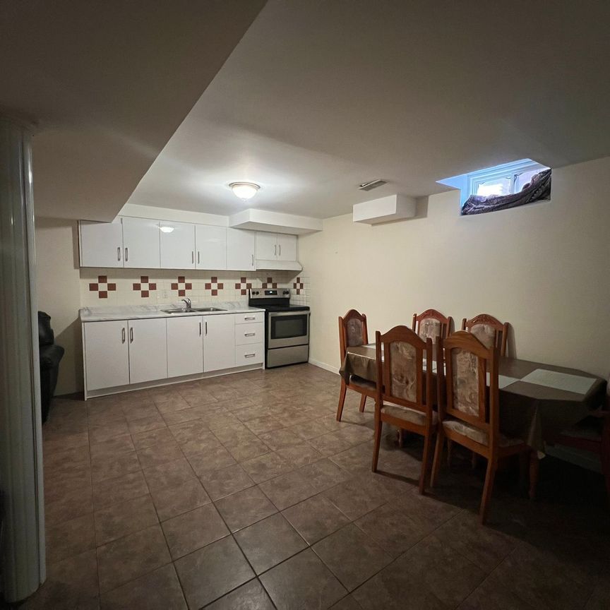 For Lease - 3407 Crimson King Circle Unit# Bsmt, Mississauga, Ontario - Photo 1