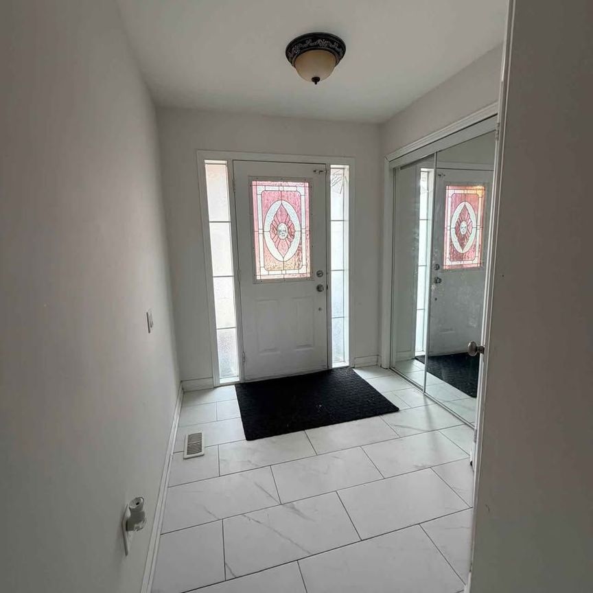 For Lease - 35 View Green Crescent Unit# G, Toronto, Ontario - Photo 1