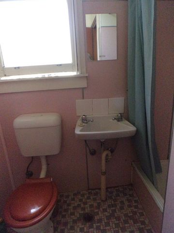Home For Rent - Photo 4