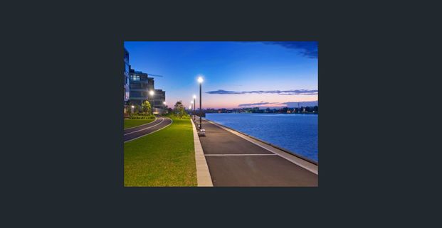 Absolute Waterfront Luxurious Two Bedroom Apartment - Photo 1