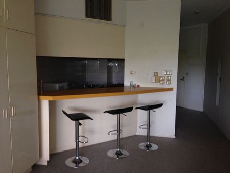 LEASE BREAK - Furnished Studio Apartment - Photo 2