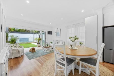 Relaxed Hamptons-Inspired Coastal Escape with Water Views - Available Furnished or Unfurnished - Photo 2