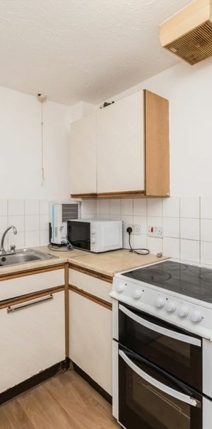 Church Close, TW3, London - Photo 1