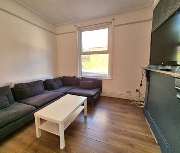 5 Bed Terraced House, Grant Avenue, L15 - Photo 2