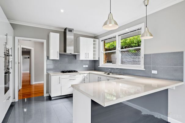 56 Bayswater Rd, Croydon VIC 3136 - House For Rent | Domain - Photo 1