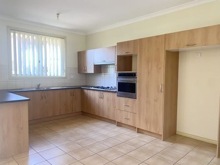 2/12-14 Bartlett Street, Preston VIC 3072 - Photo 2