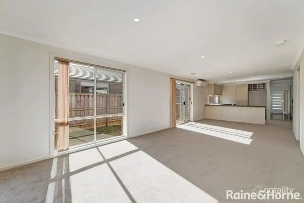 Lovely 4 Bedroom Home in Tarneit - Photo 1